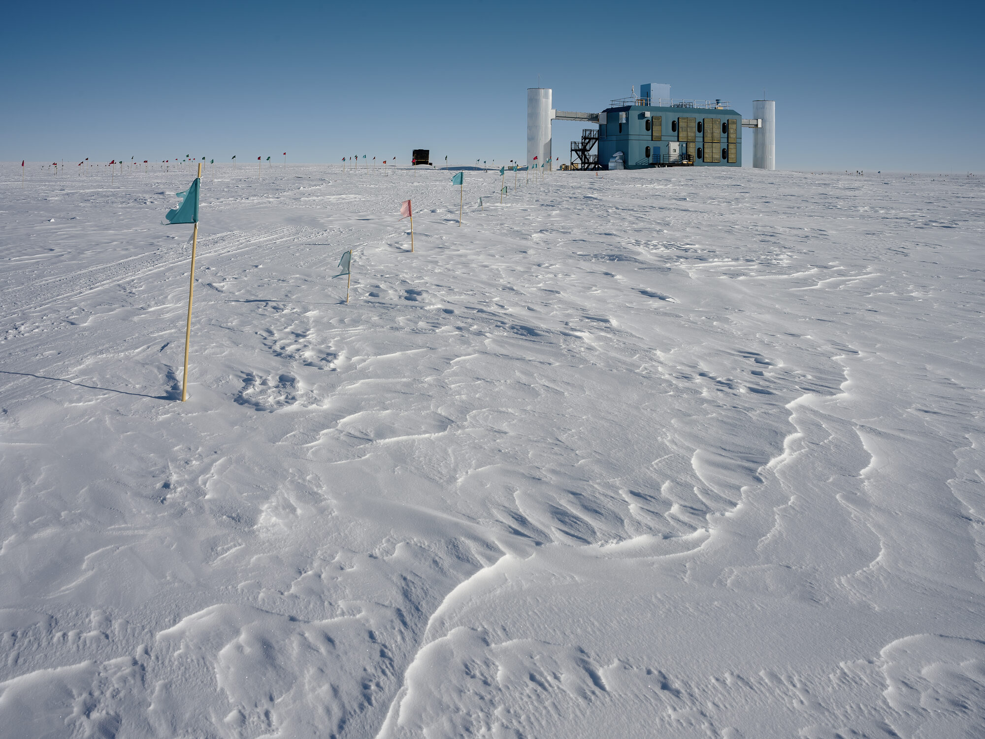 Laboratorio de IceCube en la superficie del hielo antártico
