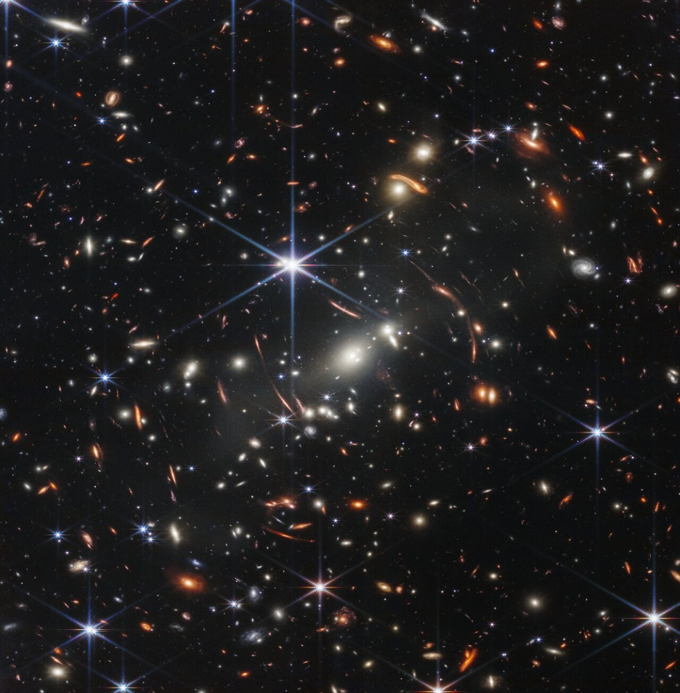 Primera imagen del campo profundo del James Webb Space Telescope, publicada en julio de 2022