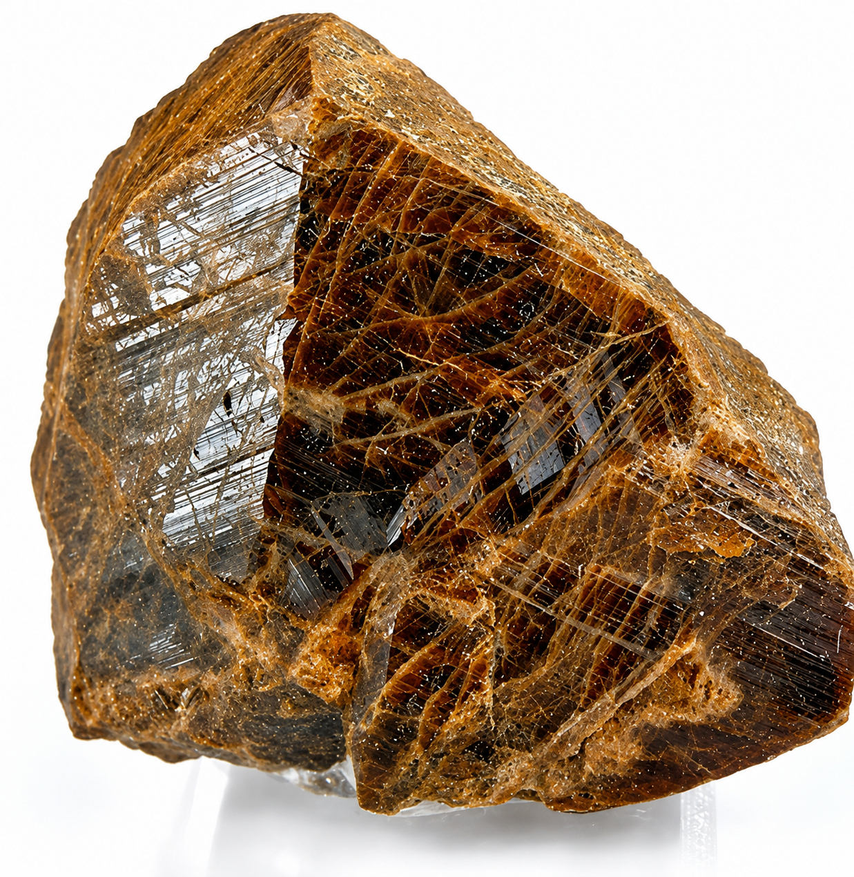 Muestra de cristal de monacita, mineral fosfato rico en tierras raras que contiene aproximadamente un 6-7% de óxido de torio